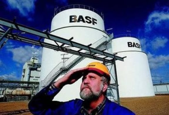 上、中、下游產(chǎn)業(yè)鏈一體化——重慶化醫(yī)/巴斯夫MDI一體化