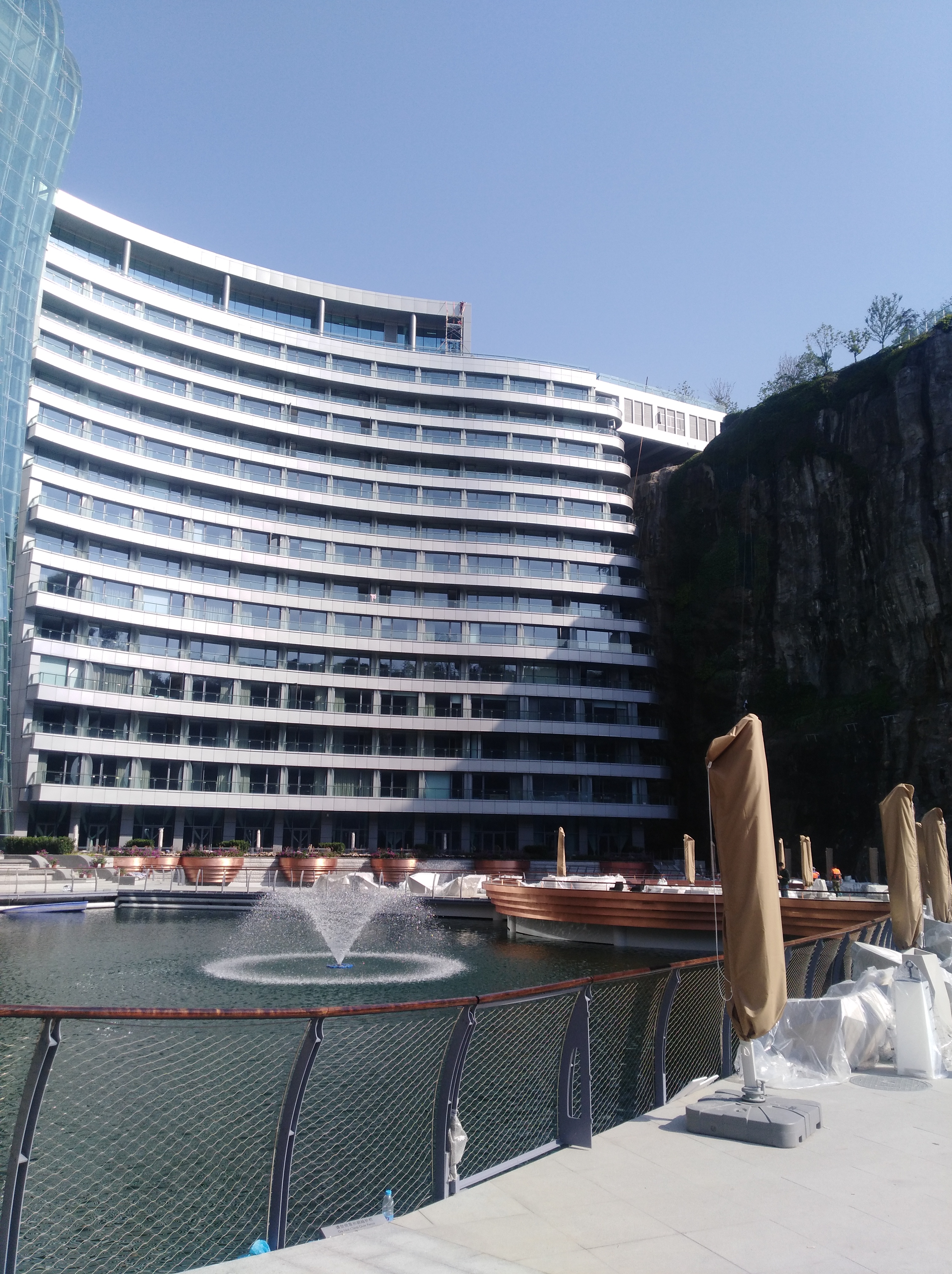 E . 上海世貿(mào)深坑酒店 E . 上海世貿(mào)深坑酒店