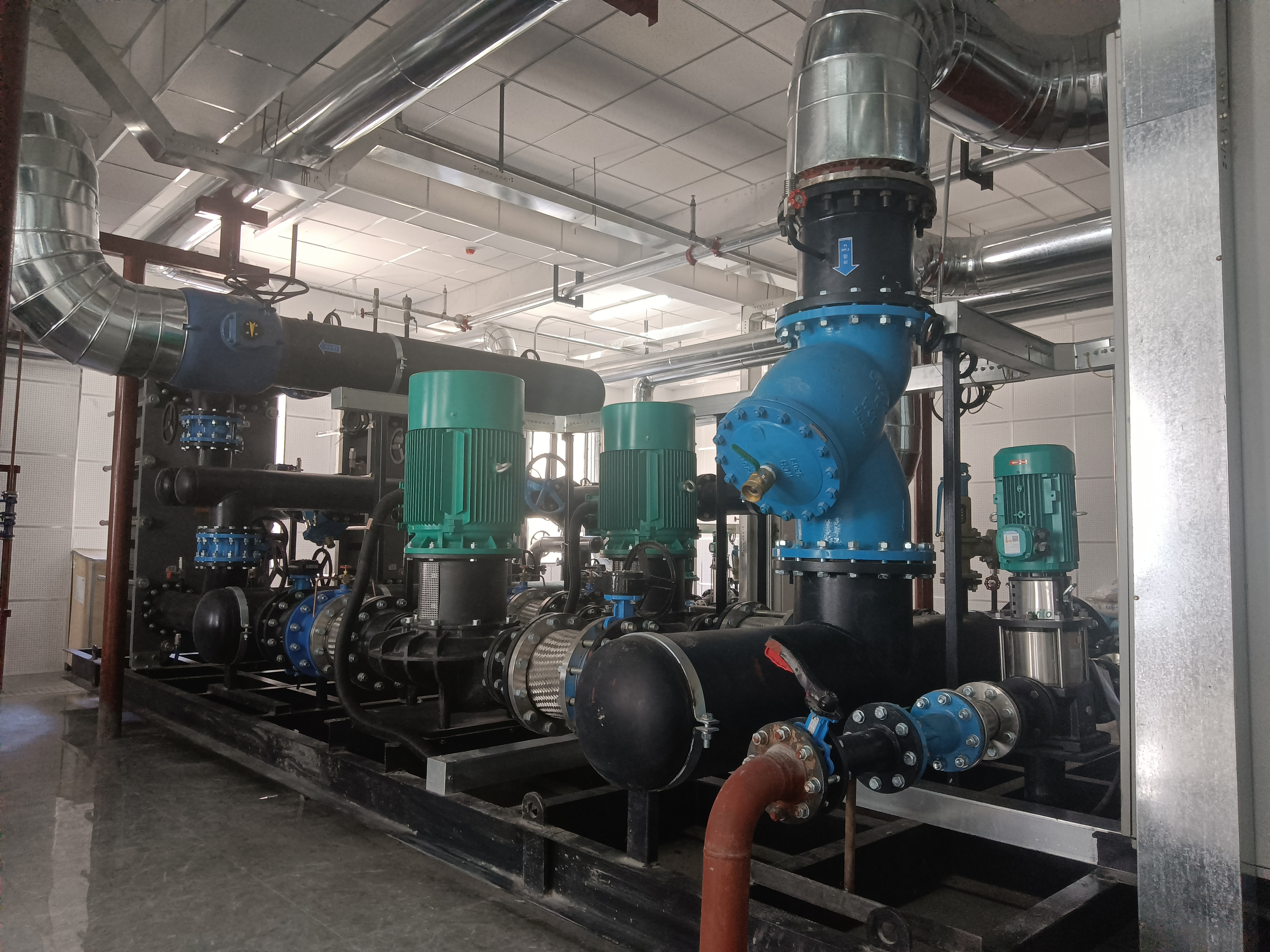 A . 內(nèi)蒙古呼和浩特金地名峰-2