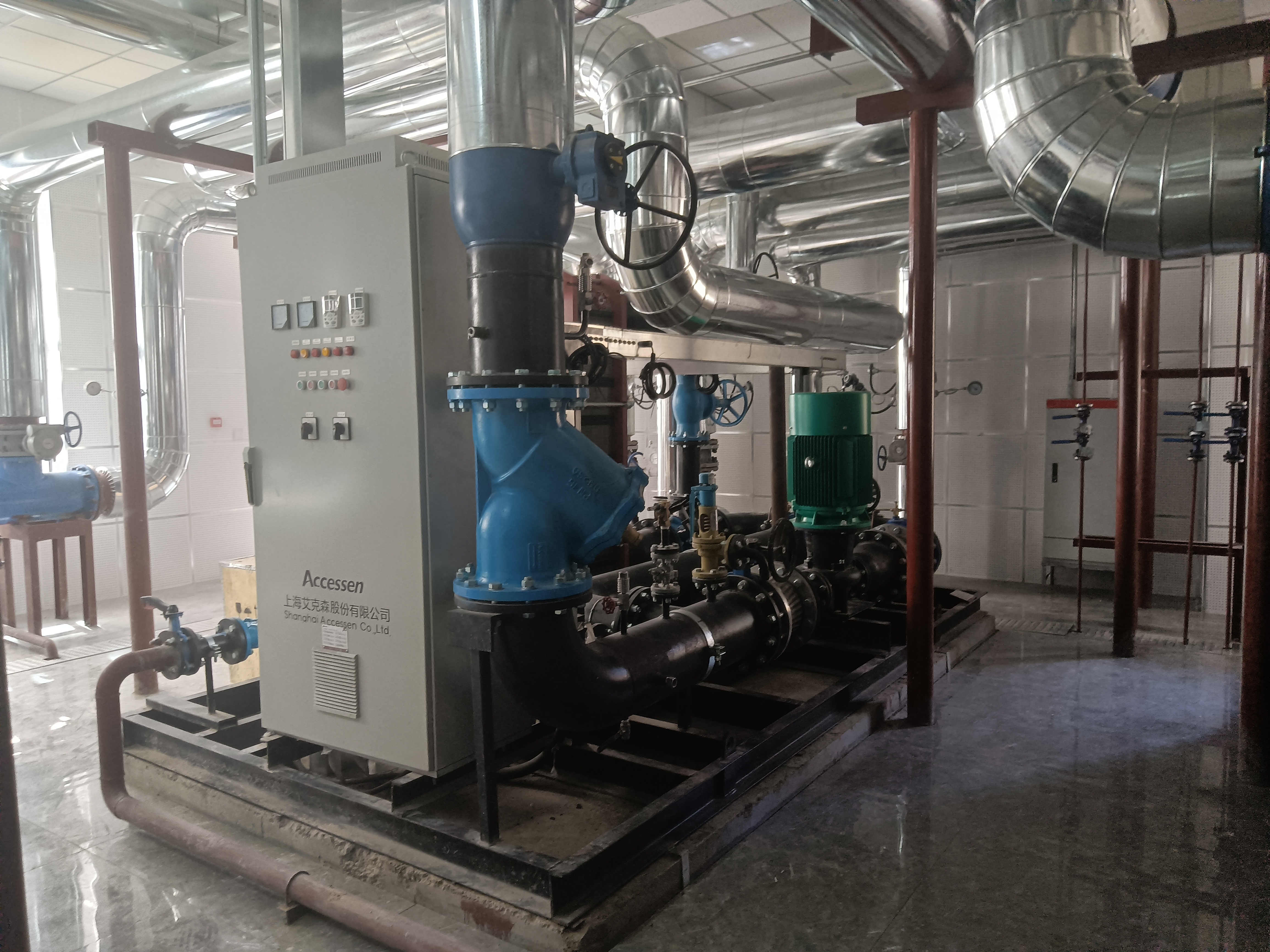 A . 內(nèi)蒙古呼和浩特金地名峰-1